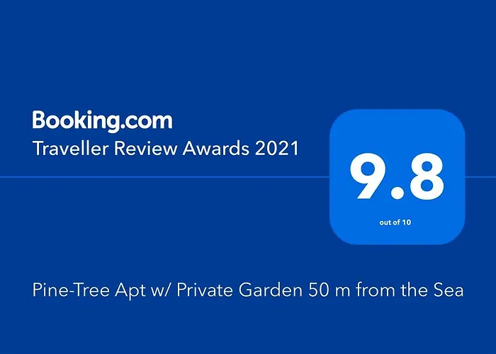 Pine-Tree Apt W/ Private Garden 50 M From The Sea