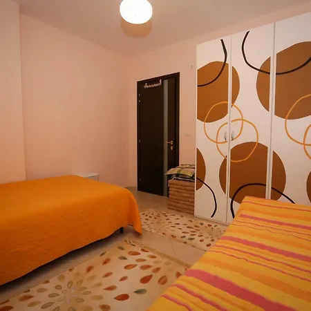 Pine-Tree Apt W/ Private Garden 50 M From The Sea Golem  Exterior photo